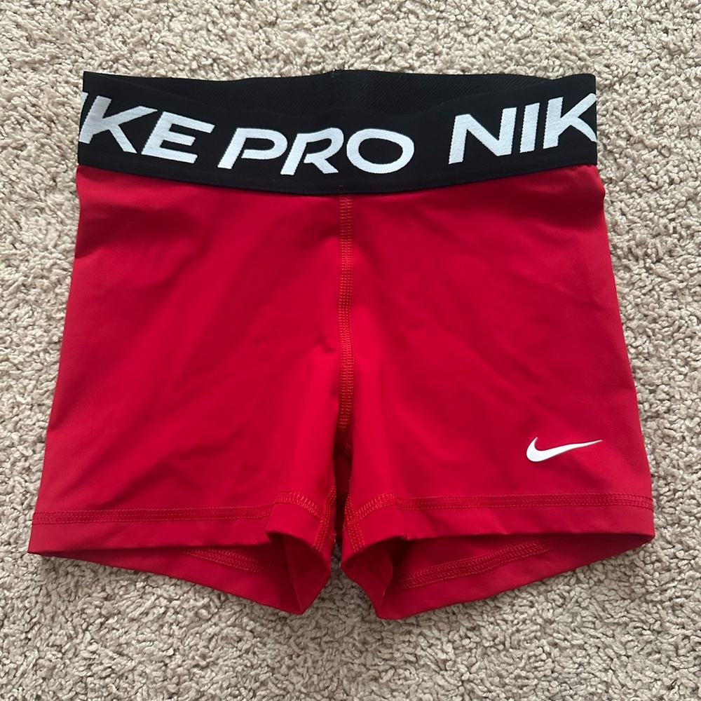 Nike pro 3” in XS